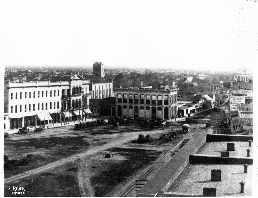 Alamo Plaza