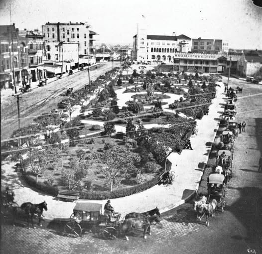 Alamo Plaza