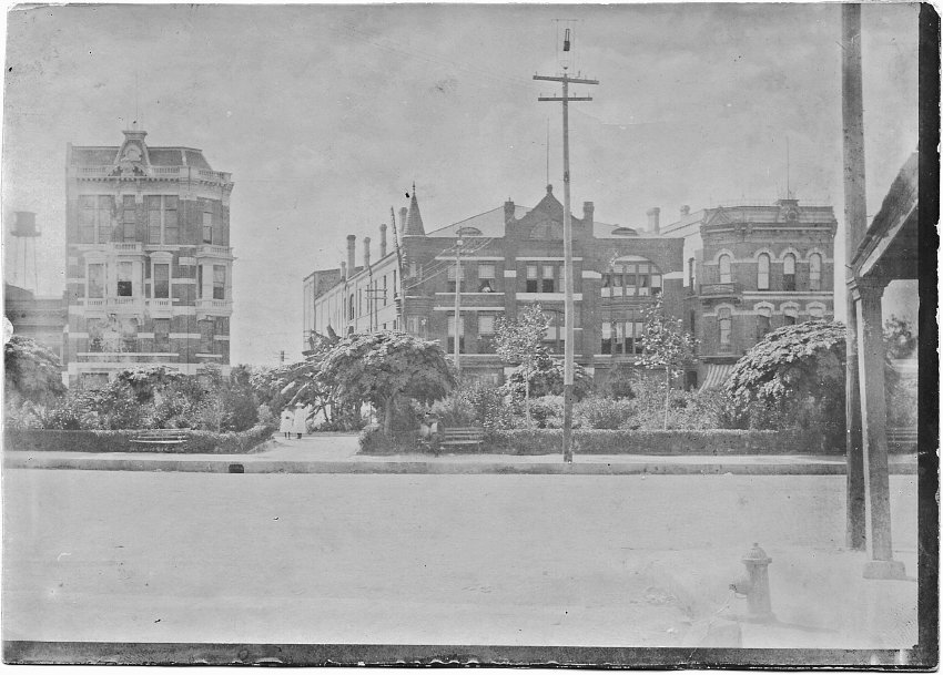 Alamo Plaza