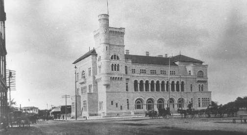 Alamo Plaza. US Post Office and Customs House.