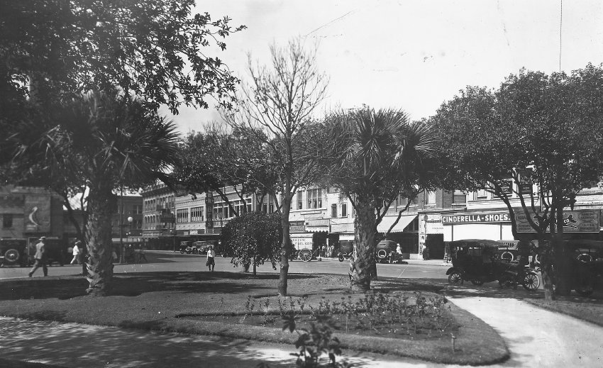Alamo Plaza