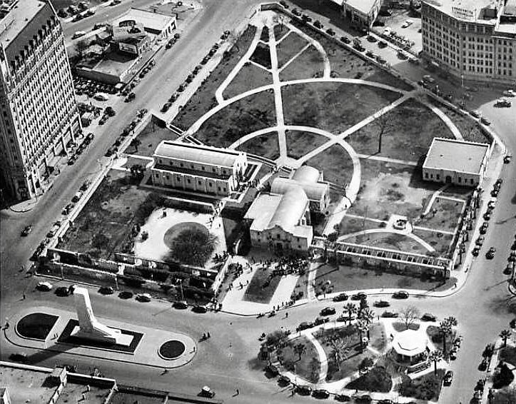 Alamo Plaza