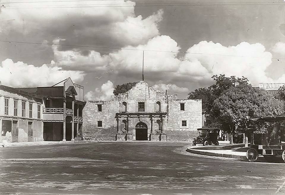 Alamo Chapel and environs.