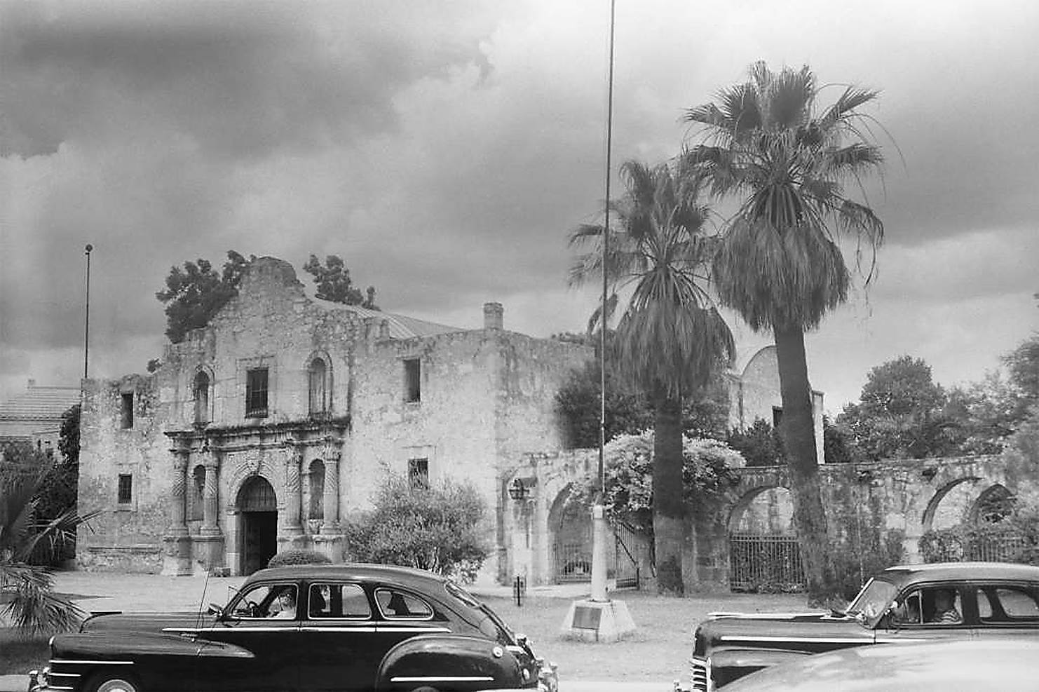 Alamo Chapel and environs.
