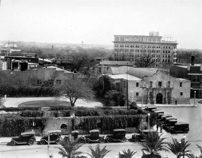 Alamo Plaza