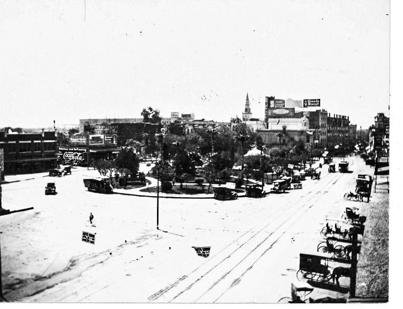 AlamoPlazaEarly1900s