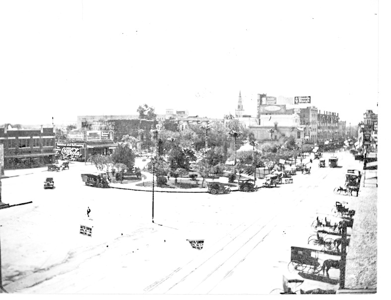 AlamoPlazaEarly1900sEdit